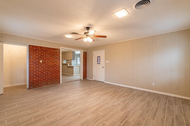 Building Photo - 5121 Ginger Cir