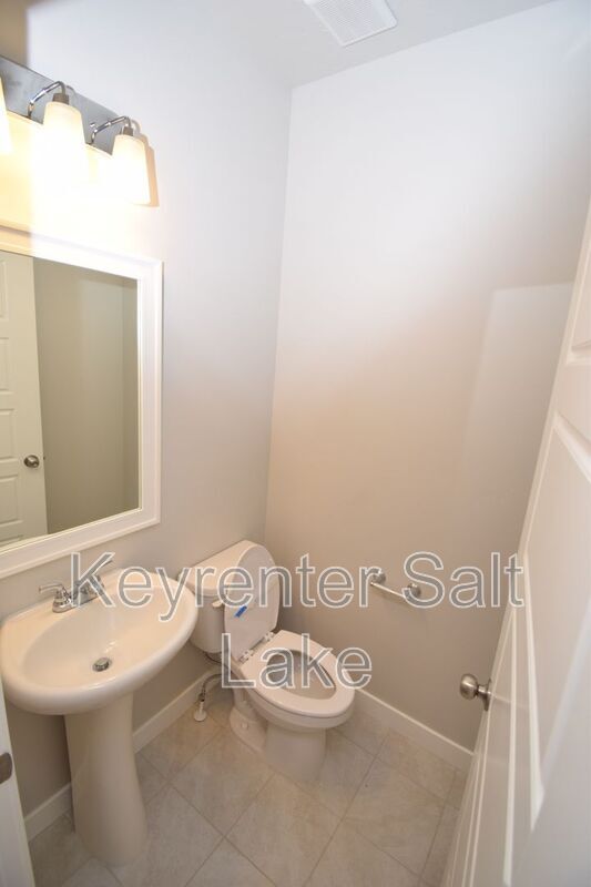Building Photo - 214 Allegheny Pl