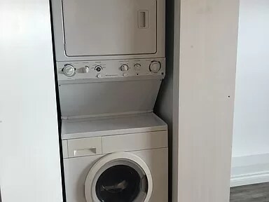 Building Photo - 4057 Brant St