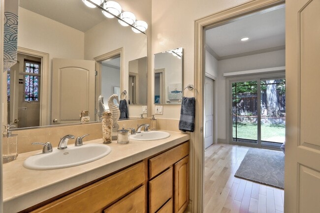 Building Photo - Saratoga 5 Bedrooms with Free Electricity from Solar System