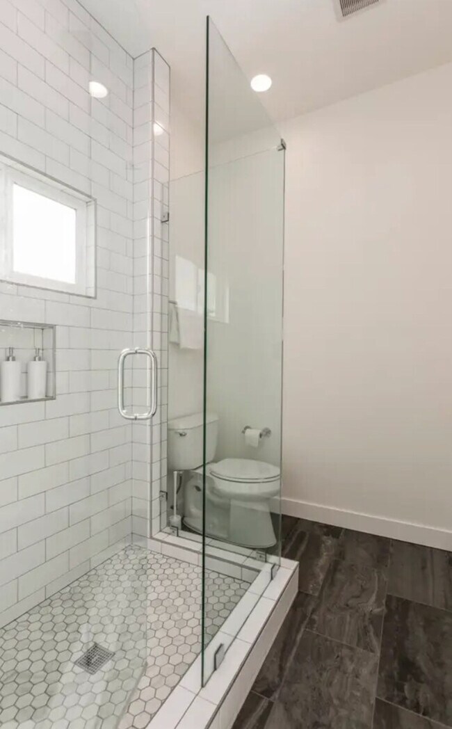 Building Photo - 1500 Neptune Ave