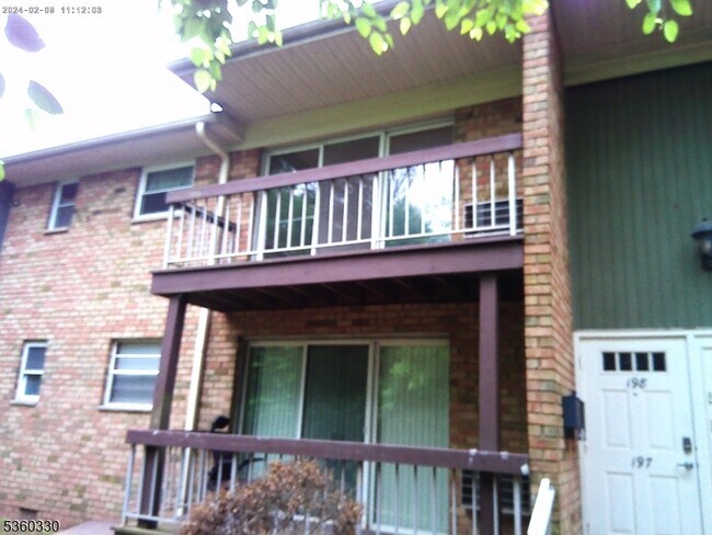 Primary Photo - 521 Andria Ave
