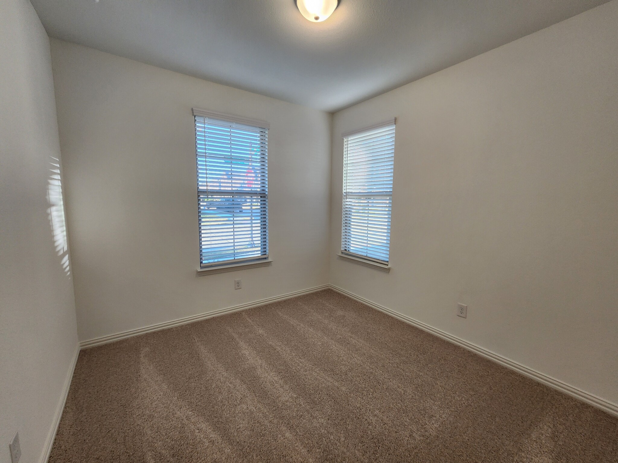 DOWNSTAIRS BEDROOM #2 - 634 Redwood Way