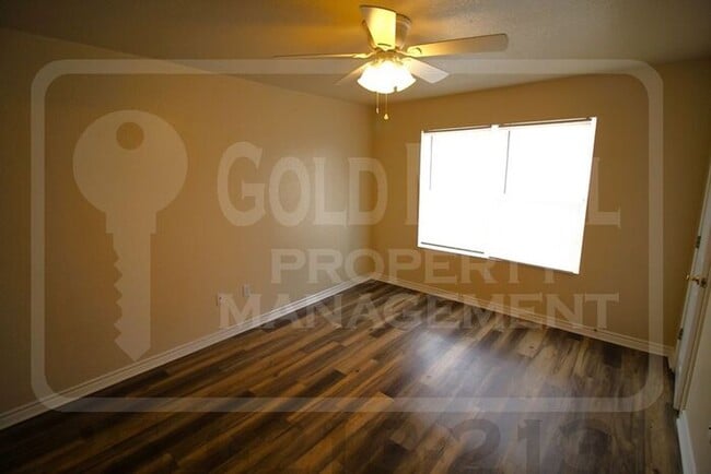 Building Photo - 4707 Westcliff Rd