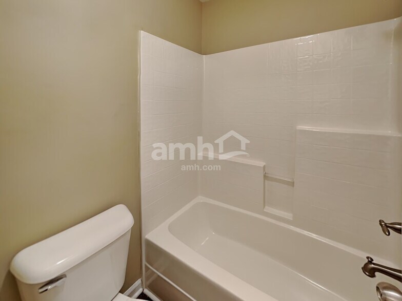 Building Photo - 6859 Coopers Hawk Trl