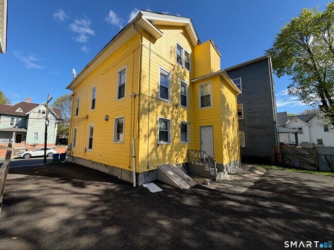 Building Photo - 96 Franklin St