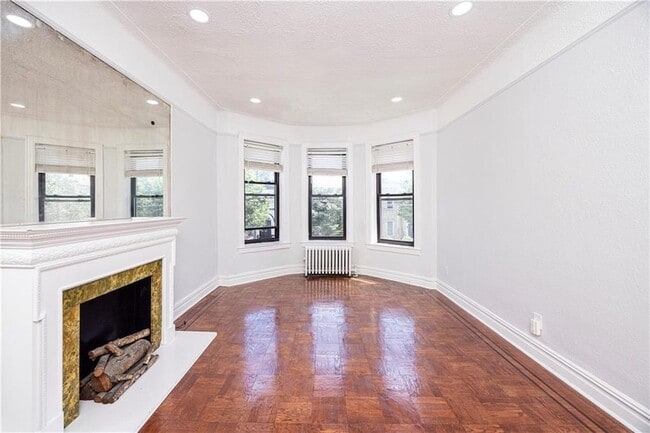 Building Photo - 414 Miller Ave
