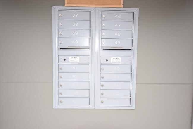 Building Photo - 255 North Rd