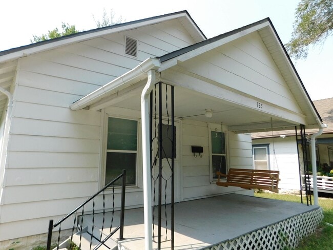 Primary Photo - Charming 2 Bedroom/1 Bath Home in El Dorado!