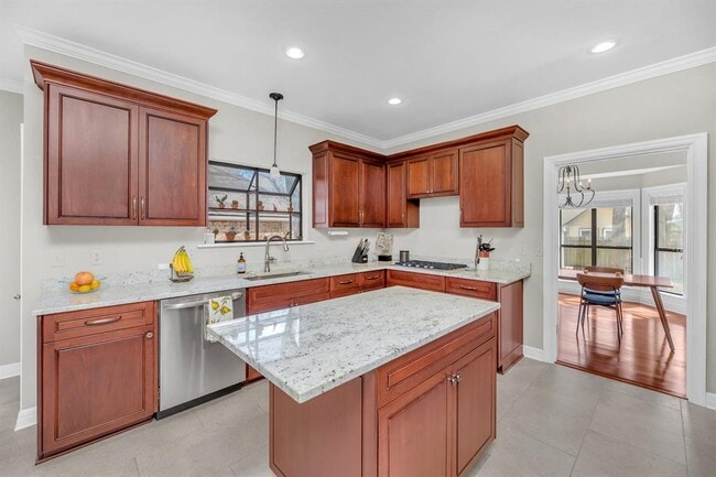 Building Photo - 927 Blue Spring Cir