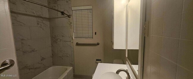 Building Photo - 2083 Martin Rd