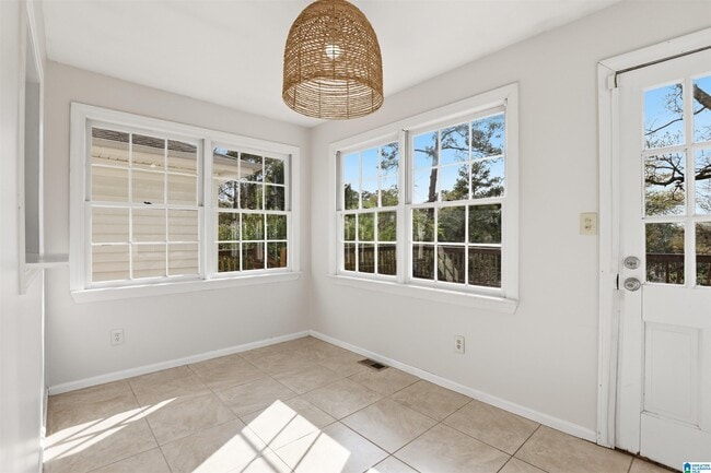 Building Photo - 5956 Crestwood Cir