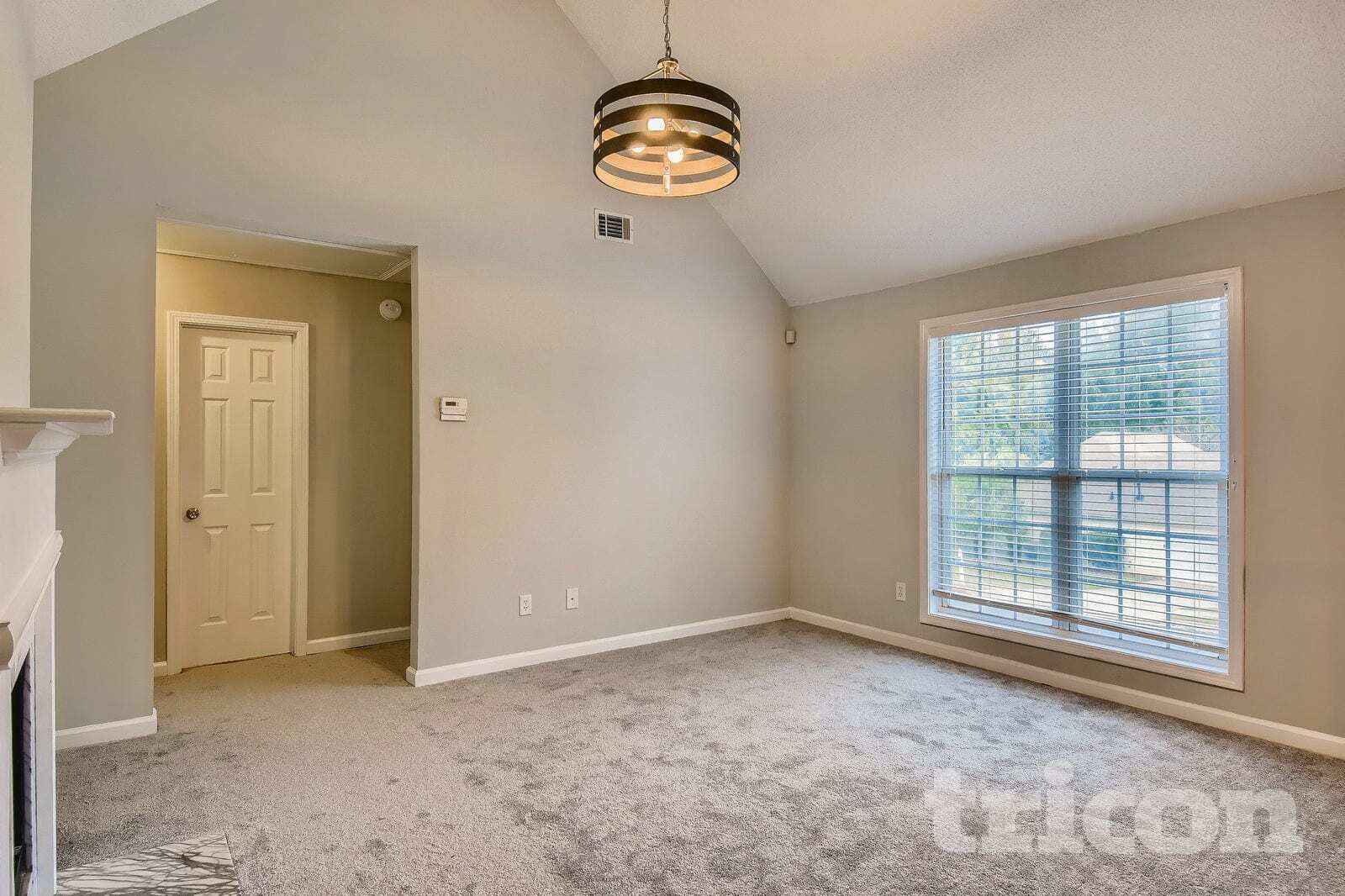 Building Photo - 1309 Vine Cir