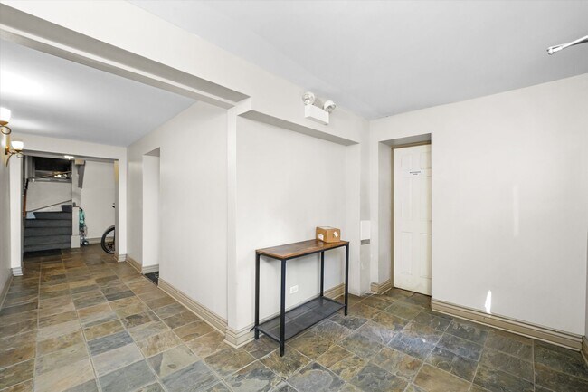 Building Photo - 6300 N Rockwell St