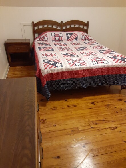 Building Photo - 126 W Hope Dr