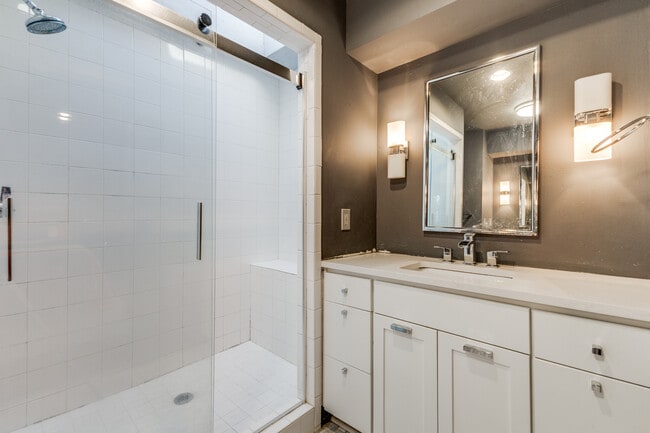 Building Photo - 4411 Gilbert Ave