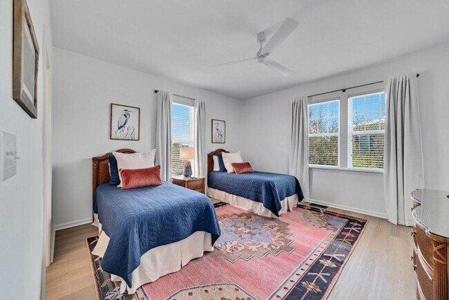 Building Photo - 9343 Marigot Promenade