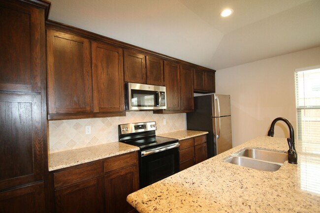 Building Photo - 1324-1328 White Sand Dr