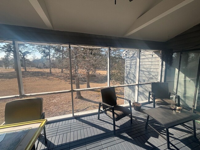 Building Photo - 2 Bed 2 Bath Condominium in Hampstead