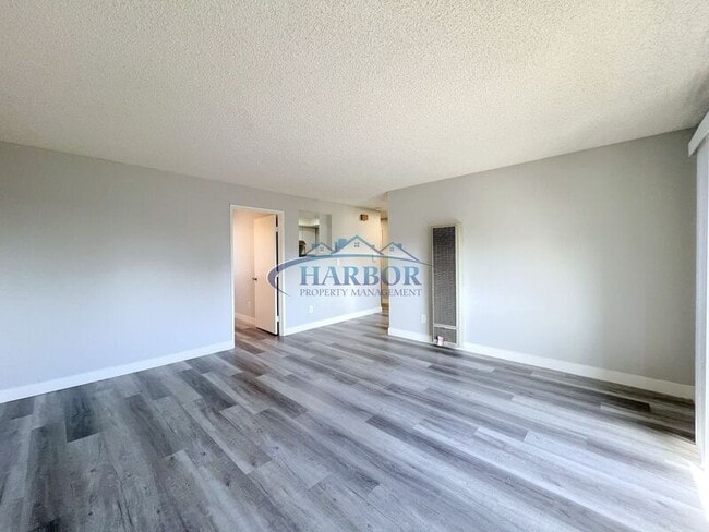 Building Photo - 2315 S Grand Ave