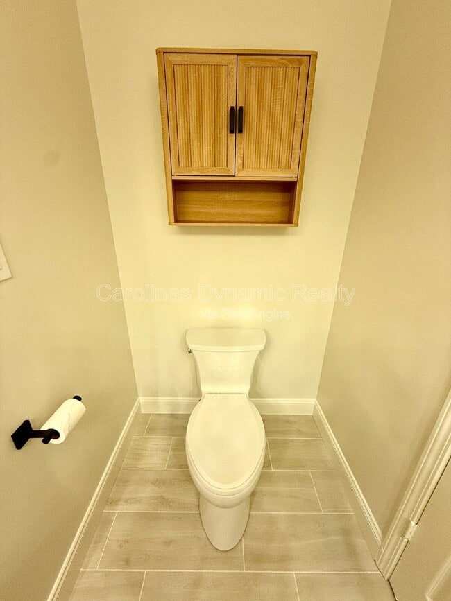 Building Photo - 8811 Roseton Ln