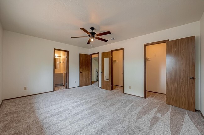 Building Photo - 227 Glencairn Ct