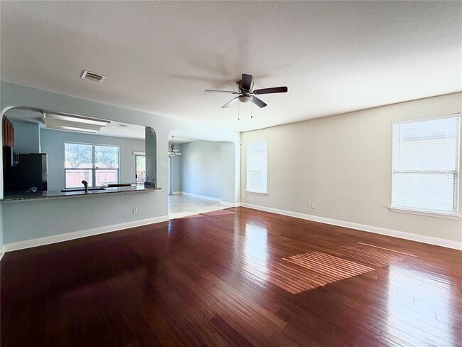 Building Photo - 1721 E Mesa Park Dr