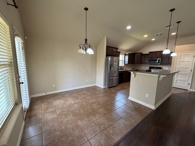Building Photo - Beautiful and Cozy 3bed/2bath with an Office Available in North Norman!