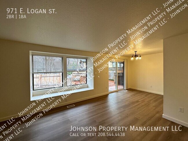 Building Photo - Beat this location!  At base of Boise Foot...