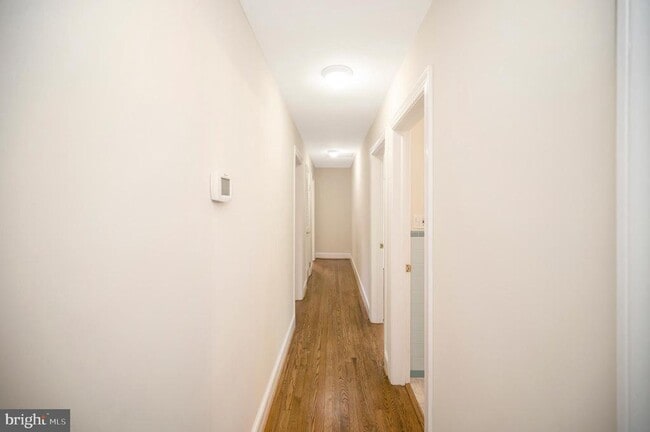 Building Photo - 1732 Beverly Dr