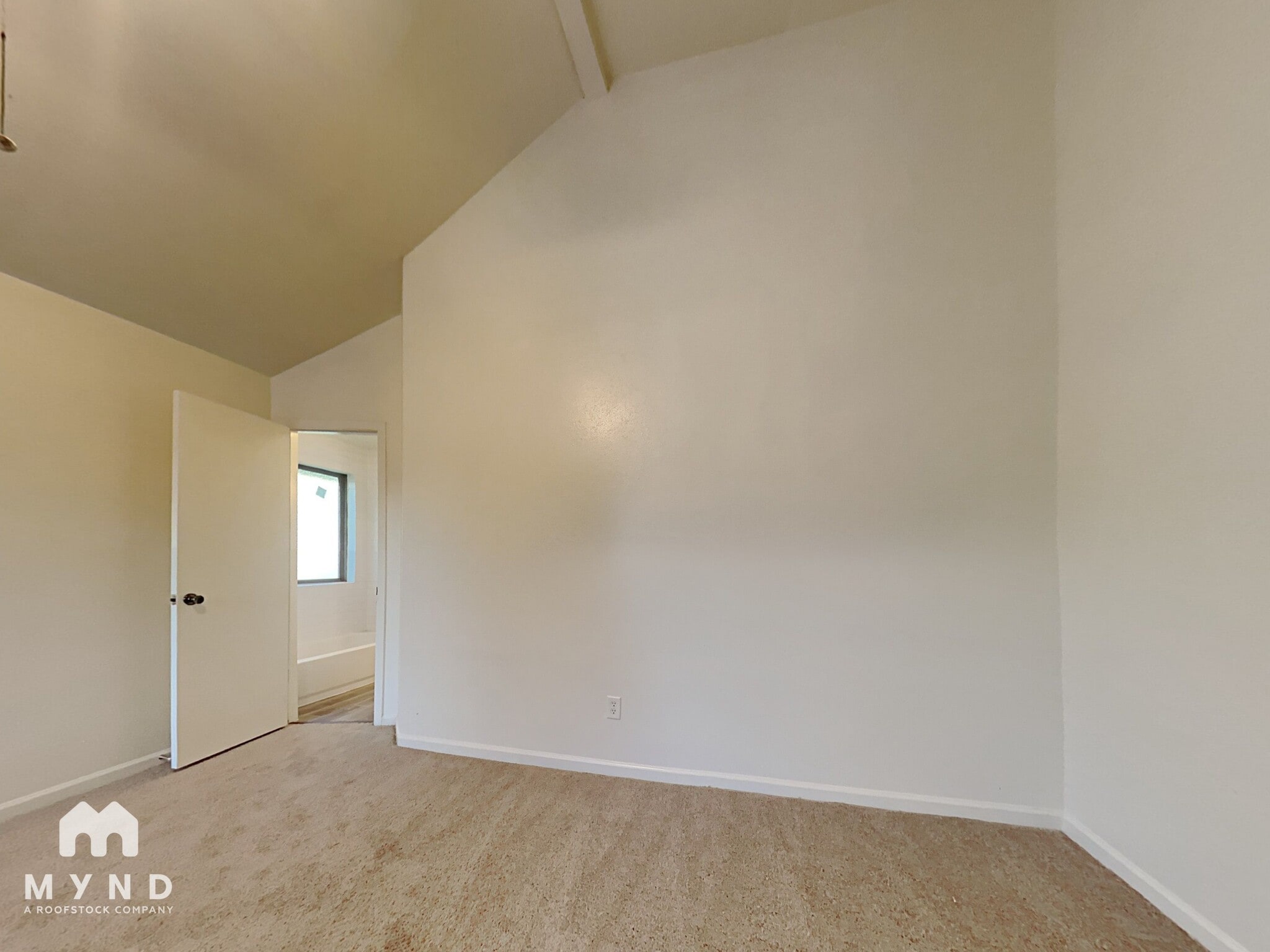 Building Photo - 10002 Green Valley Ln