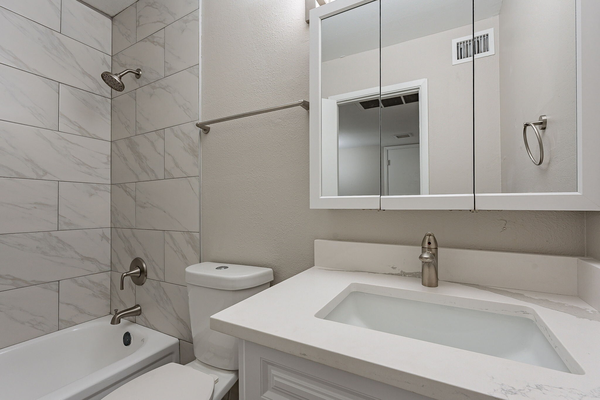 Building Photo - 4744 E Portland St