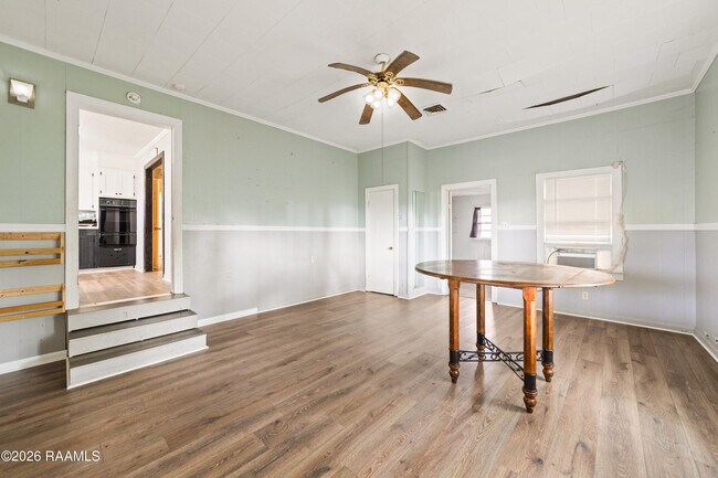 Building Photo - 416 W St Paul St