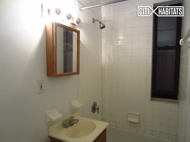 Building Photo - 219 Mulberry St