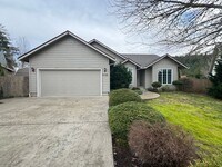 Building Photo - 3 bedroom 2 bath home in Sutherlin