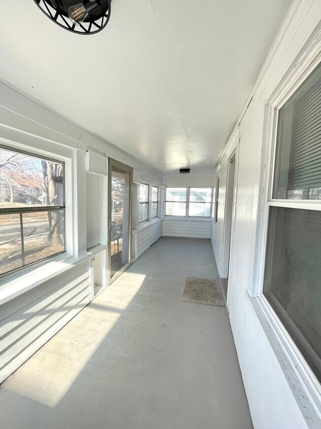 Building Photo - ? Beautifully Updated 3-Bedroom Home in Wearne Park ?