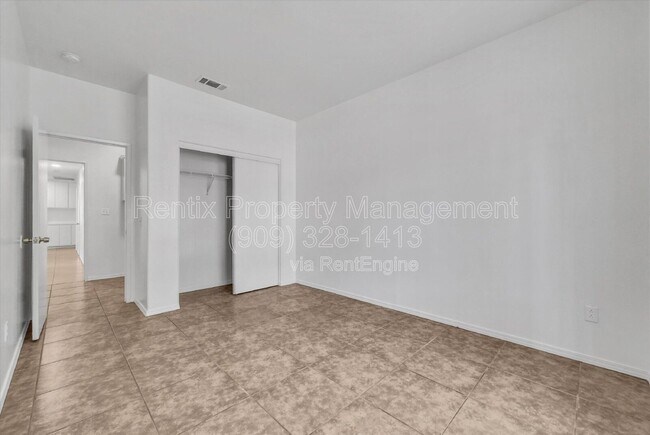 Building Photo - 1240 Visconti Dr