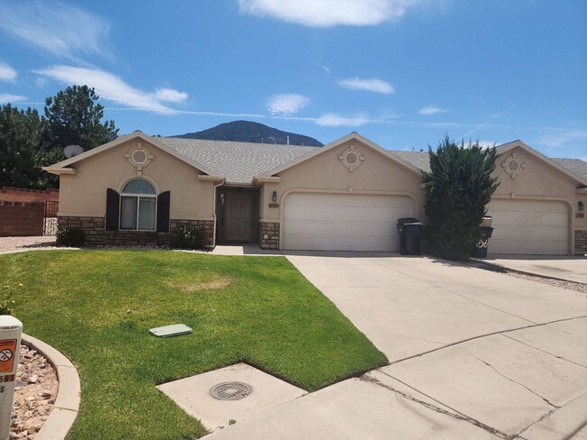 Building Photo - Southern View Townhome