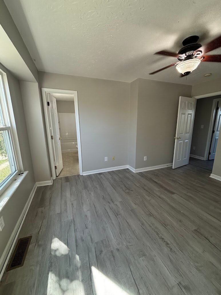 Master Bed - 3685 Appian Way