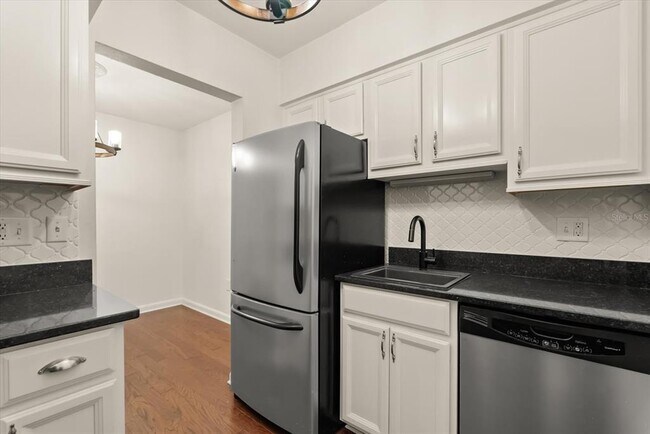 Building Photo - 1140 S Orlando Ave