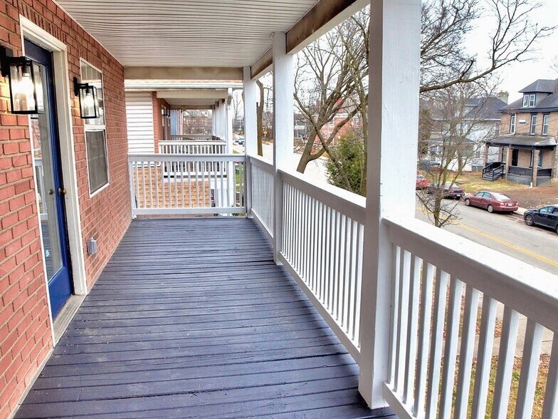 Building Photo - 306 E 17th Ave