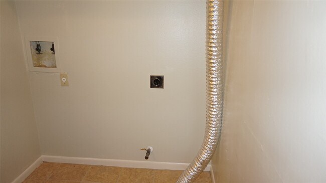 Building Photo - 9217 Carousel Ln