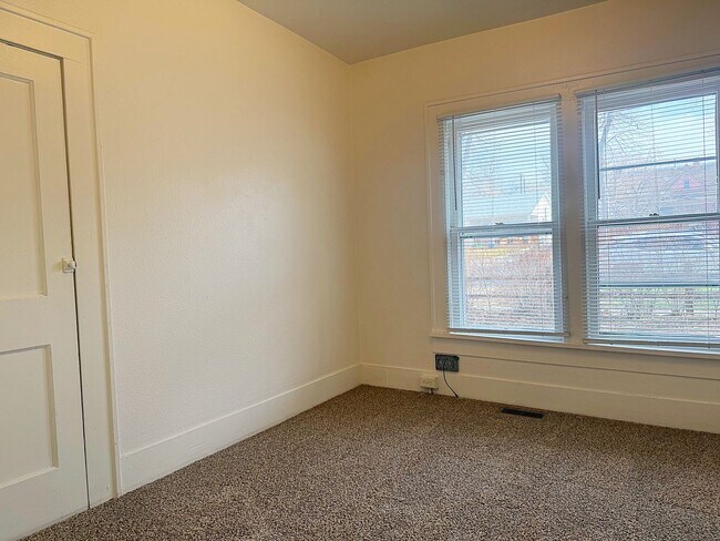 Building Photo - 1701 W. Kiowa-