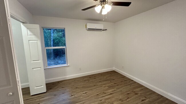 Building Photo - 7130 Shawnee Cir