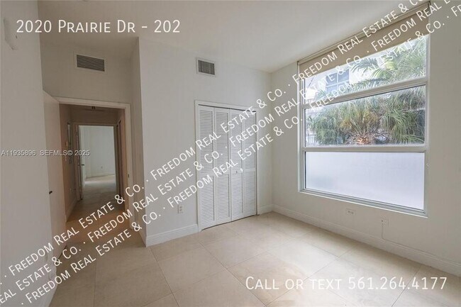 Building Photo - 2020 Prairie Ave