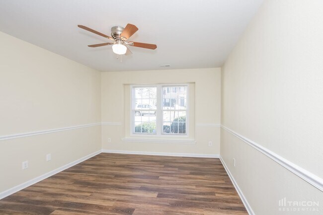Building Photo - 10437 Hugue Way