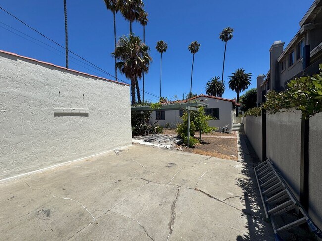 Building Photo - Beautiful 3bd 1ba