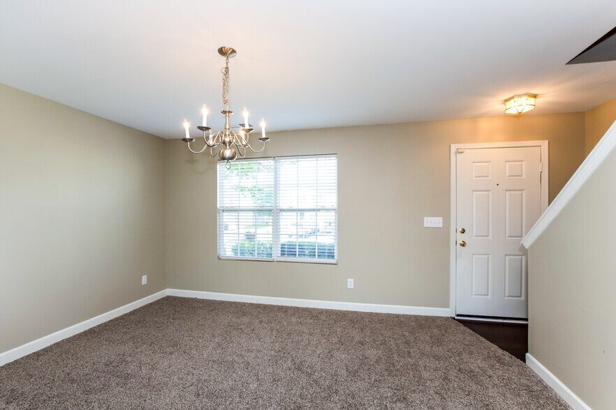 Building Photo - 1928 Slumber Oaks Ct