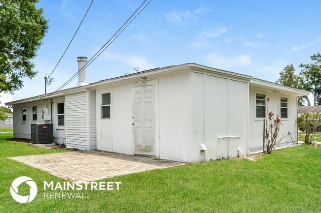 Building Photo - 2215 Falkner Rd