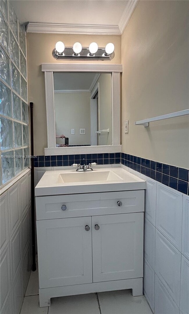 Building Photo - 1715 Lincoln St